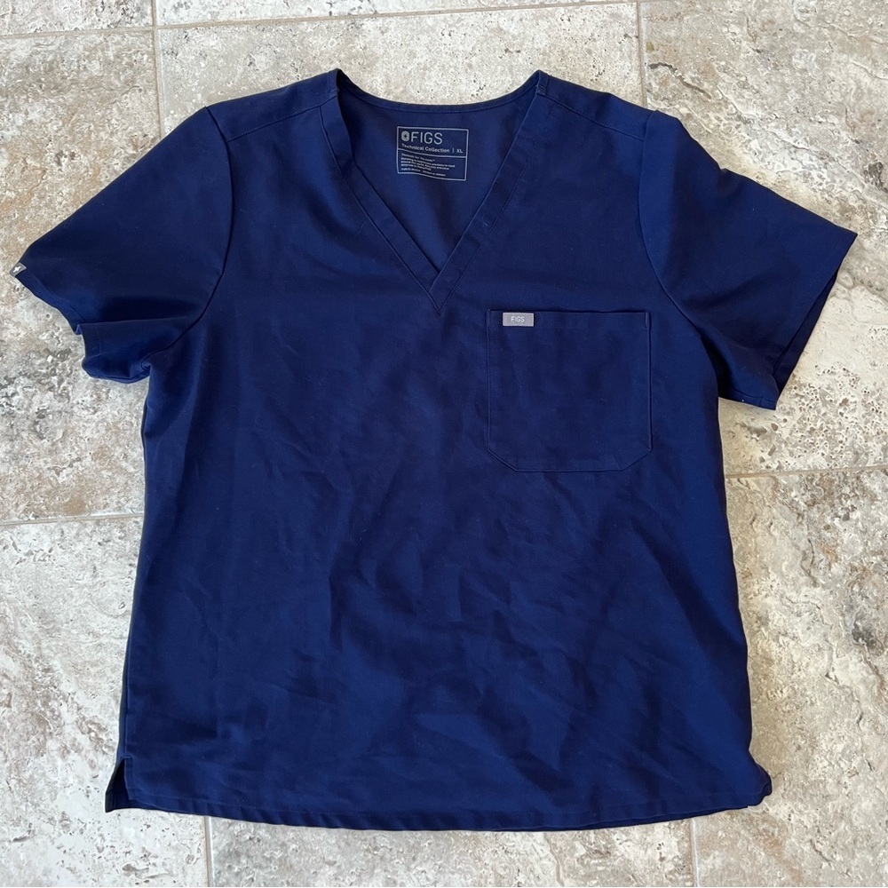 FIGS Women's Catarina One-Pocket Scrub Top, Navy Blue, size XL
